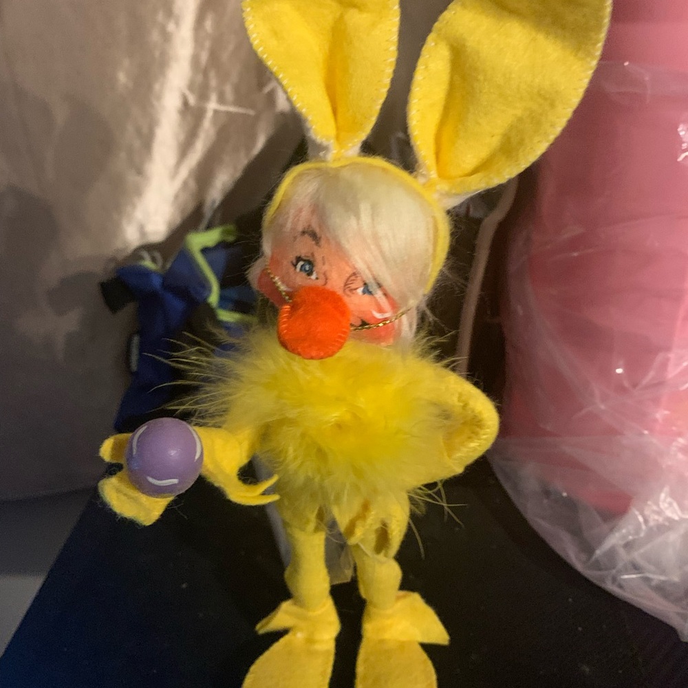 Yellow Bunny Figurine with Purple Egg Annalee - Picture 4 of 8